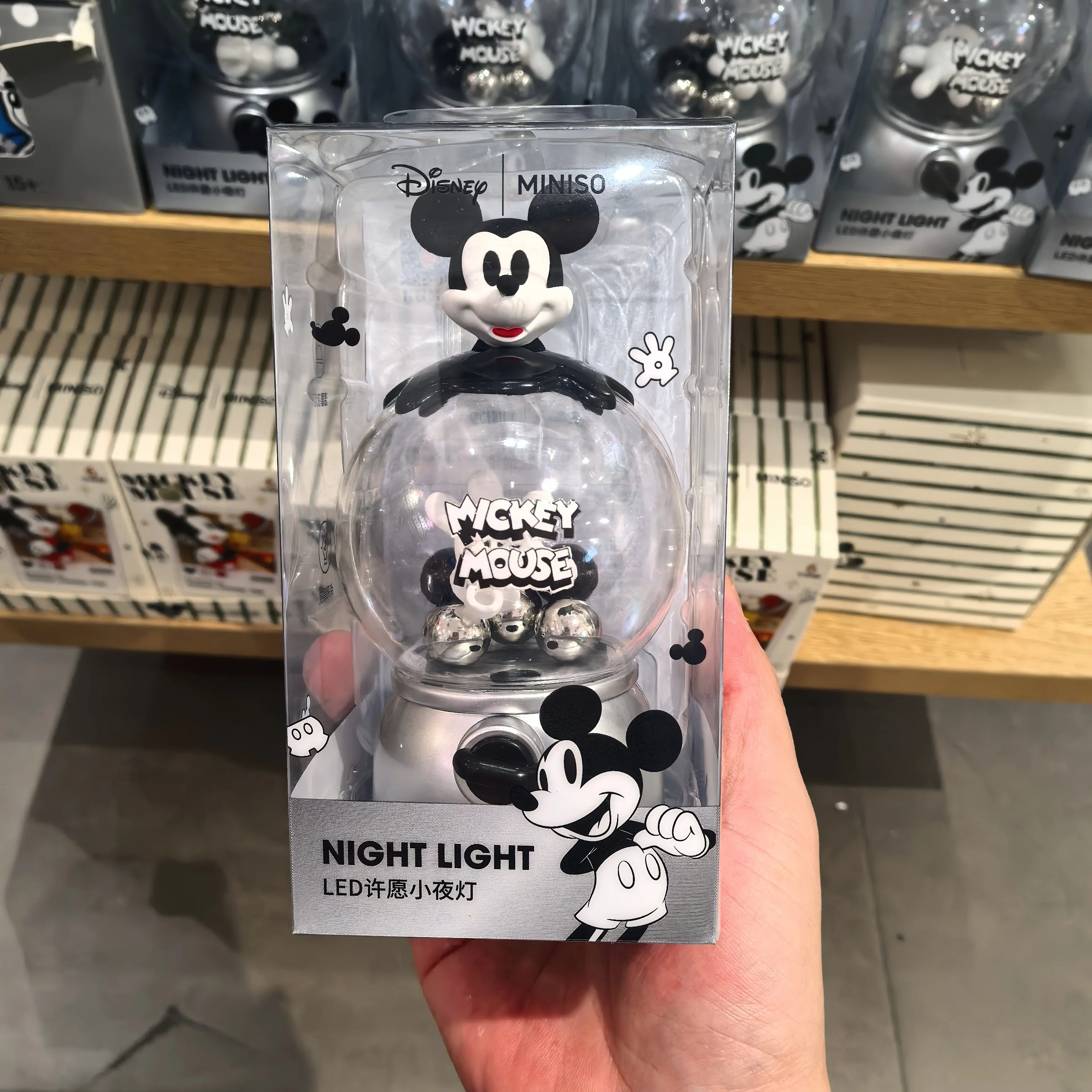 Disney Mickey Mouse Silver Retro LED Night Light, USB/Battery Bedroom Decor, Desk Lamp, Gift for Kids/Adults
Disney Mickey Mouse Silver Retro LED Night Light, USB/Battery Bedroom Decor, Desk Lamp, Gift for Kids/Adults
