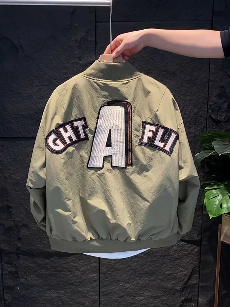 Модная свободная мужская бейсбольная куртка 2025 года, новая коллекция Весна-Осень, с вышивкой в американском стиле, на молнии, с декоративными манжетами
Модная свободная мужская бейсбольная куртка 2025 года, новая коллекция Весна-Осень, с вышивкой в американском стиле, на молнии, с декоративными манжетами