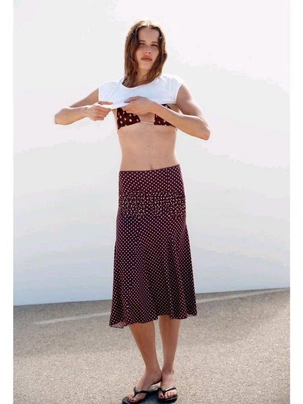 Summer Women's Midi Skirt Elastic Waist Holiday Style Drapey Fit A-Line Skirt Casual Polka Dot Citywalk Polyester Fiber
Summer Women's Midi Skirt Elastic Waist Holiday Style Drapey Fit A-Line Skirt Casual Polka Dot Citywalk Polyester Fiber