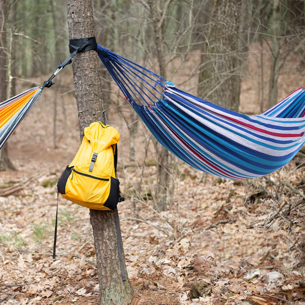1Pcs Outdoor Hammock 200x80cm Thickened Canvas Garden Swing Camping Hanging Chair Lightweight Strong Bearing
1Pcs Outdoor Hammock 200x80cm Thickened Canvas Garden Swing Camping Hanging Chair Lightweight Strong Bearing
