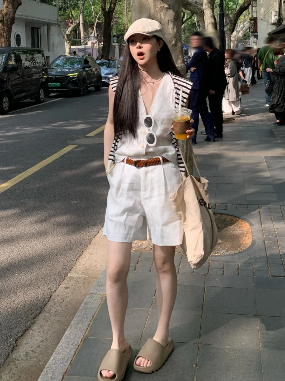 White Cotton Linen Vest Set Women Summer 2026 Fashionable V-neck Two-piece Set Casual Style Loose Fit Button up Pure Color
White Cotton Linen Vest Set Women Summer 2026 Fashionable V-neck Two-piece Set Casual Style Loose Fit Button up Pure Color