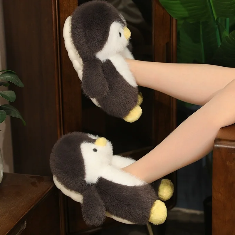 Милые женские тапочки с изображением пингвина, сохраняющие тепло, кавайные осенне-зимние женские шлепанцы с мехом животных, пушистая домашняя обувь, потертости
Милые женские тапочки с изображением пингвина, сохраняющие тепло, кавайные осенне-зимние женские шлепанцы с мехом животных, пушистая домашняя обувь, потертости
