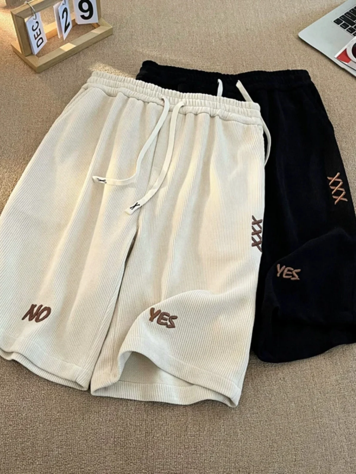 Lightweight Spor orts for Men Summer Thin Cotton Loose Fit Casual Straight Leg Retro American Embroidery mid Waist Length
Lightweight Spor orts for Men Summer Thin Cotton Loose Fit Casual Straight Leg Retro American Embroidery mid Waist Length