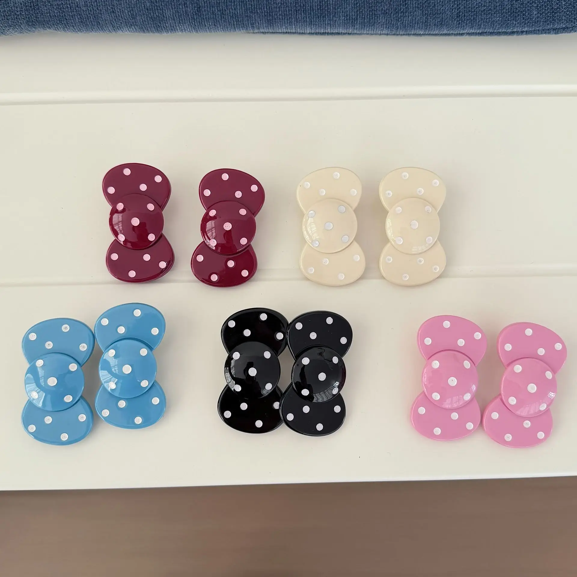 Pink Polka Dot Hair Clip Acetate Smooth Non Snag Sweet Korean Style Lightweight Comfortable Versatile for Daily Party Office
Pink Polka Dot Hair Clip Acetate Smooth Non Snag Sweet Korean Style Lightweight Comfortable Versatile for Daily Party Office