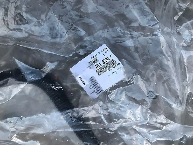 Auto parts Brand New Genuine Air Pump Connecting Pipe Exhaust Breather Recycling Tube 1628YW For Citroen Xsara Picasso 2.0
Auto parts Brand New Genuine Air Pump Connecting Pipe Exhaust Breather Recycling Tube 1628YW For Citroen Xsara Picasso 2.0