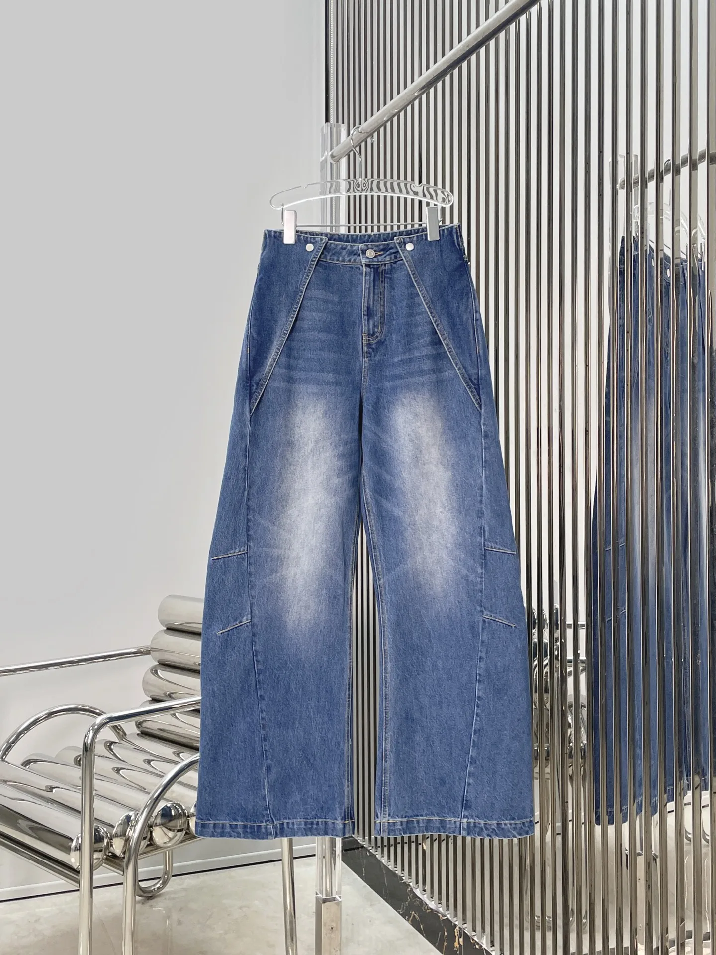 Women's Structured Wide Leg Jeans Vintage Waed High Waist Loose Fit Faionable Versatile Zipper Closure Summer Denim Pants
Women's Structured Wide Leg Jeans Vintage Waed High Waist Loose Fit Faionable Versatile Zipper Closure Summer Denim Pants