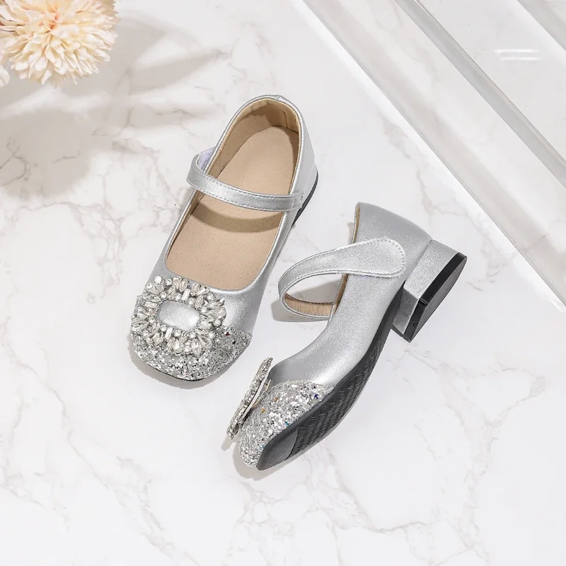 Luxury Girl Shoes Spring Autumn Children Princess Leather Shoes Fashion Rhinestone Versatile Kids Causal Dress High Heel Shoes
Luxury Girl Shoes Spring Autumn Children Princess Leather Shoes Fashion Rhinestone Versatile Kids Causal Dress High Heel Shoes