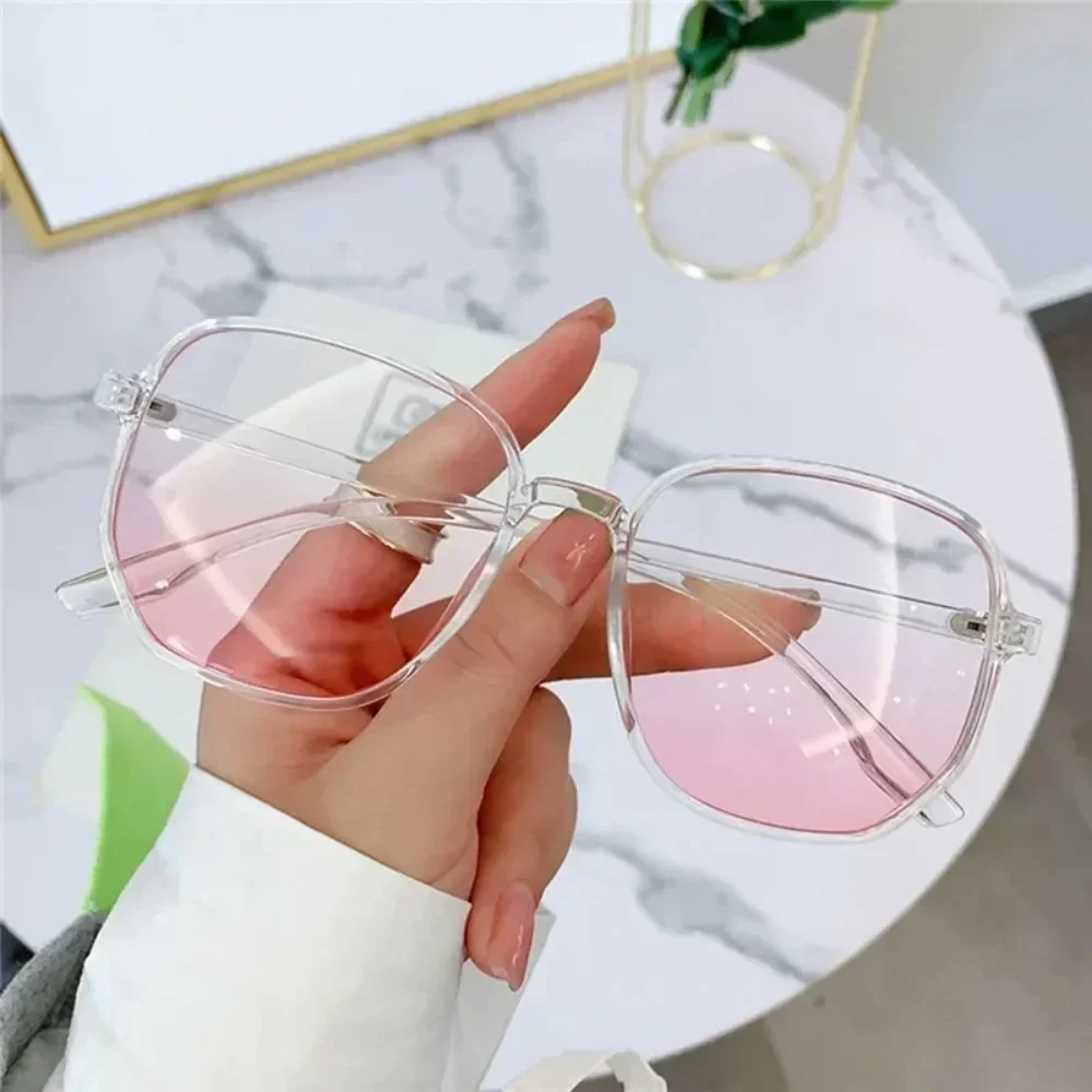 Transparent Square Sun Glasses Frame Sunglasses for Women Blush Retro Y2k Sunglasses Women Black Fashion Luxury Sunglasses
Transparent Square Sun Glasses Frame Sunglasses for Women Blush Retro Y2k Sunglasses Women Black Fashion Luxury Sunglasses