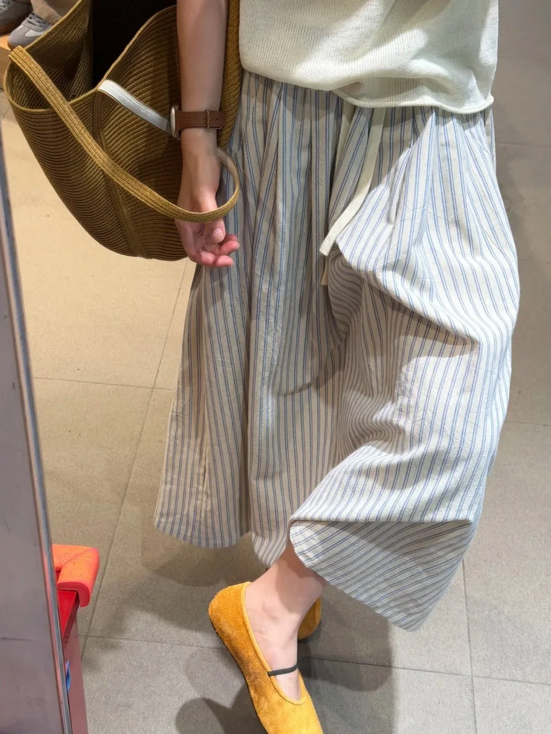 Blue Striped A-Line Skirt Elastic Waist Half-length Summer Skirts Slimming Effect Casual Cotton Blend Midi Skirts for Women
Blue Striped A-Line Skirt Elastic Waist Half-length Summer Skirts Slimming Effect Casual Cotton Blend Midi Skirts for Women