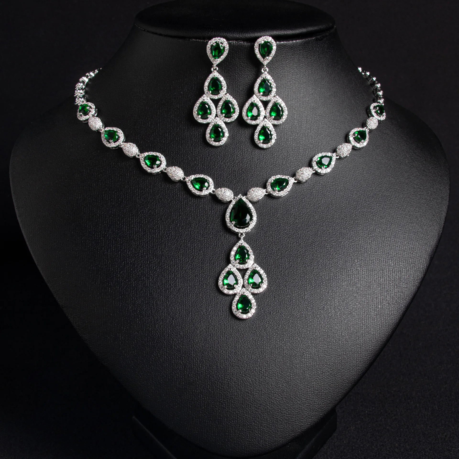 2pcs Cubic Zirconia CZ Bridal Jewelry Sets For Women Saudi Dubai Indian Necklace Earring Sets For Wedding Pendant Necklace Set
2pcs Cubic Zirconia CZ Bridal Jewelry Sets For Women Saudi Dubai Indian Necklace Earring Sets For Wedding Pendant Necklace Set