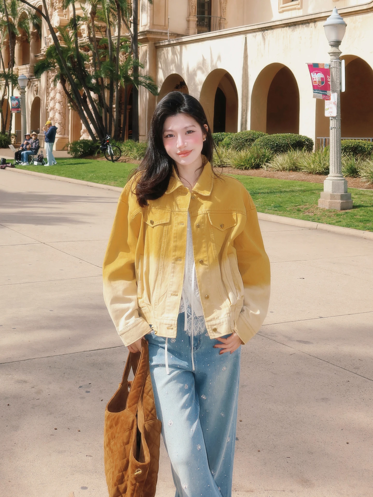 Me Pure Cotton Gradient Wash Slimming Versatile Denim Short Jacket Women's Spring Fashion Minimalist Style Loose Fit Button C...
Me Pure Cotton Gradient Wash Slimming Versatile Denim Short Jacket Women's Spring Fashion Minimalist Style Loose Fit Button C...