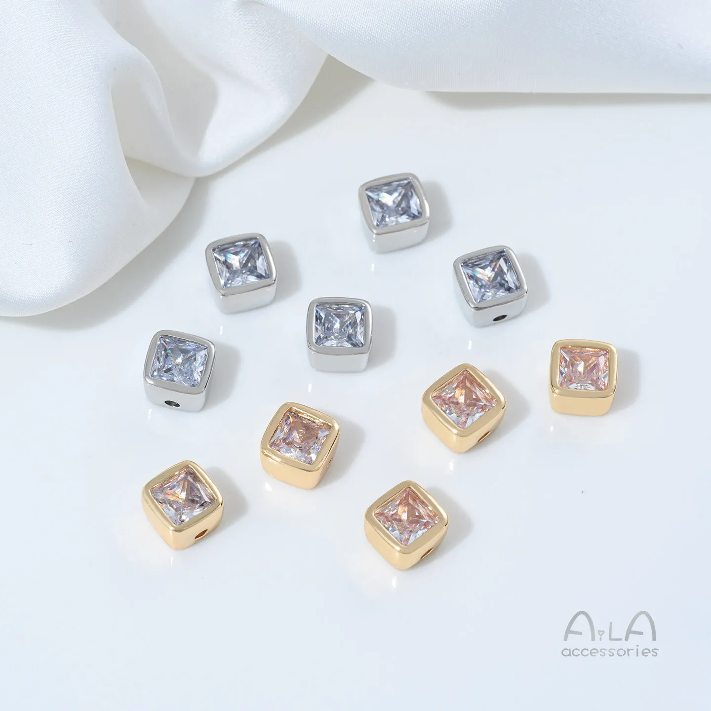 1pcs 14K Gold Plated Square Zircon Through Hole Spacer Beads DIY Crystal Pearl Bracelet Necklace Accessories
1pcs 14K Gold Plated Square Zircon Through Hole Spacer Beads DIY Crystal Pearl Bracelet Necklace Accessories