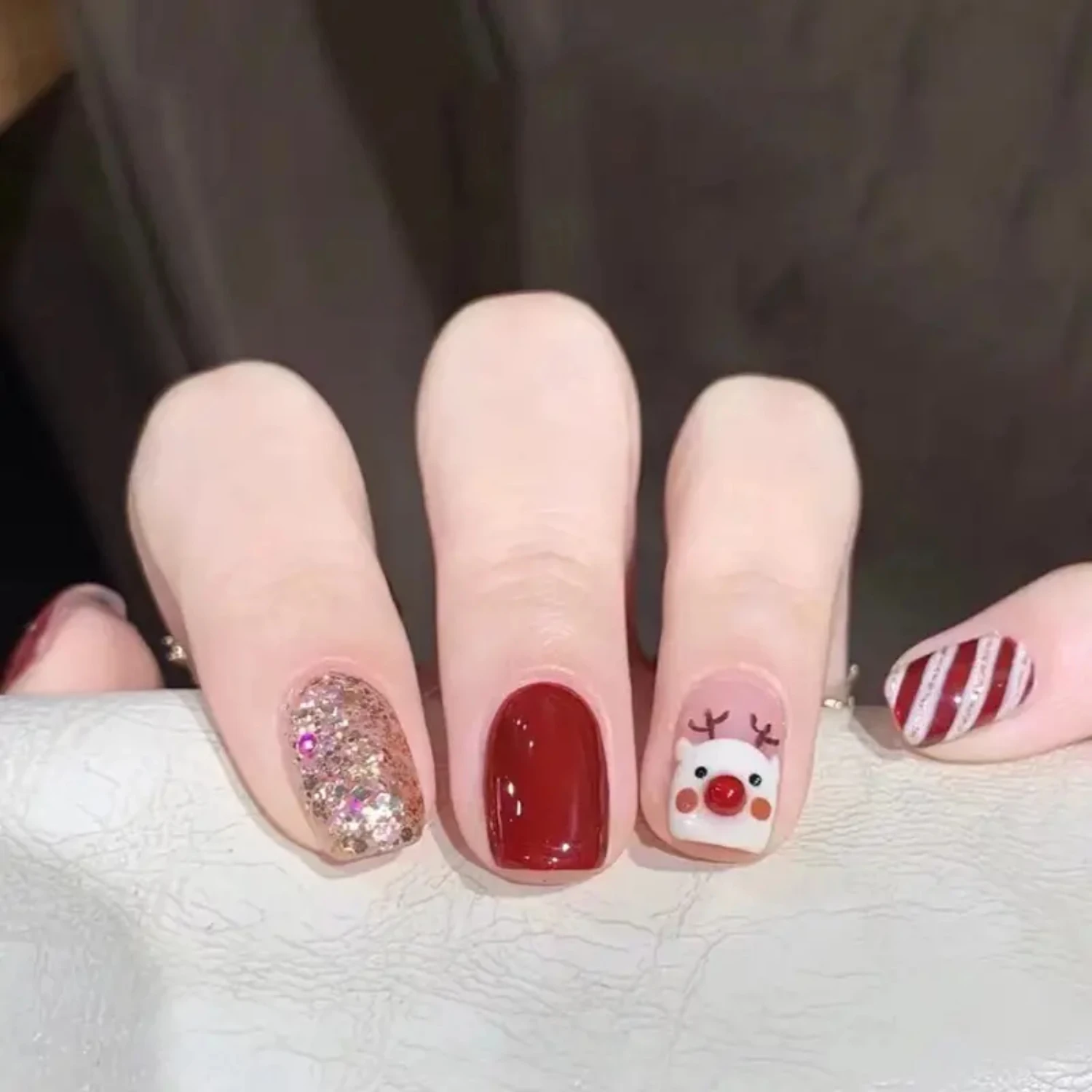 Gorgeous Christmas Glitter Snowflake Red False Nails Acrylic Full Cover Nail Accessory for Women - 24Pcs Short Square Press On N
Gorgeous Christmas Glitter Snowflake Red False Nails Acrylic Full Cover Nail Accessory for Women - 24Pcs Short Square Press On N