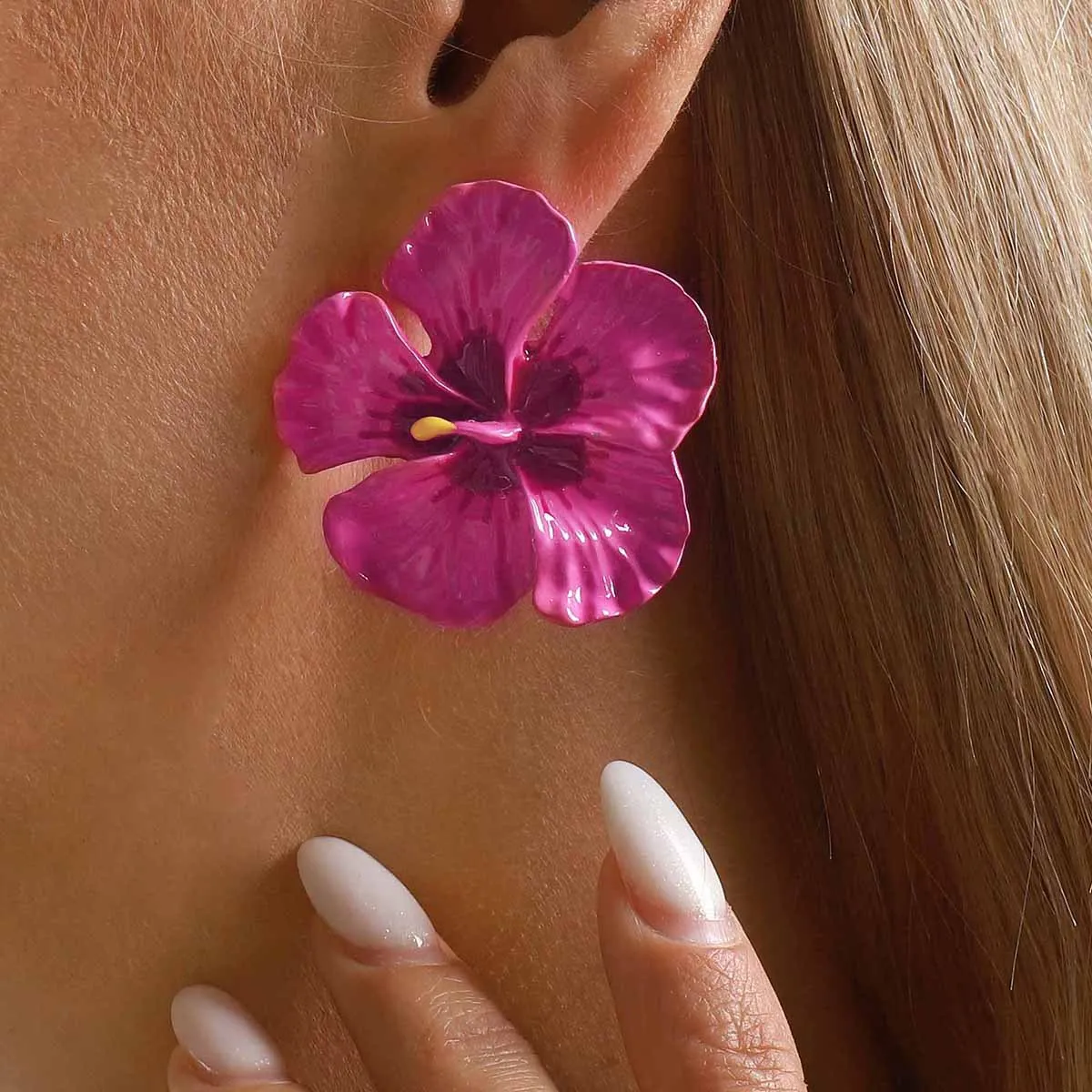 Large Alloy Flower Earrings for Women Colorful Enamel Drip Oil Stud Sweet Chunky Premium Lightweight Daily Party Wear
Large Alloy Flower Earrings for Women Colorful Enamel Drip Oil Stud Sweet Chunky Premium Lightweight Daily Party Wear