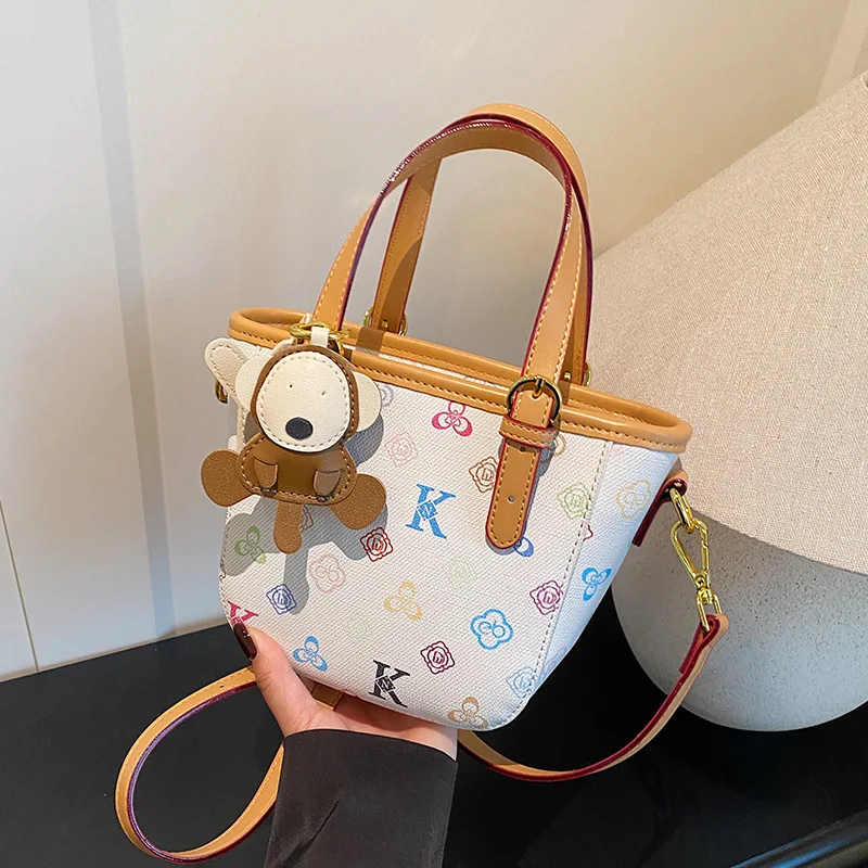 Новинка 2023 года, женская роскошная сумка-ведро, кошелек через плечо с регулируемым ремешком, универсальная сумка через плечо для работы и повседневного использования
Новинка 2023 года, женская роскошная сумка-ведро, кошелек через плечо с регулируемым ремешком, универсальная сумка через плечо для работы и повседневного использования