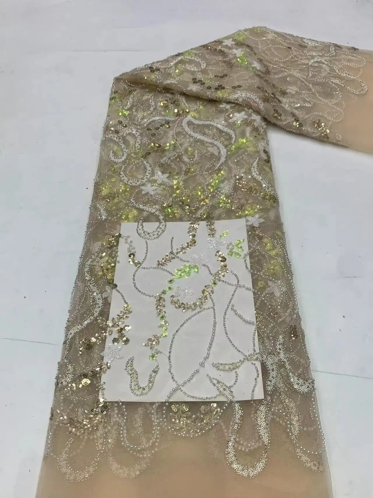 Nigerian French beads Tulle Lace Fabric L-1228681 High Quality Sequins Embroidered African Mesh Lace Fabrics For Wedding
Nigerian French beads Tulle Lace Fabric L-1228681 High Quality Sequins Embroidered African Mesh Lace Fabrics For Wedding