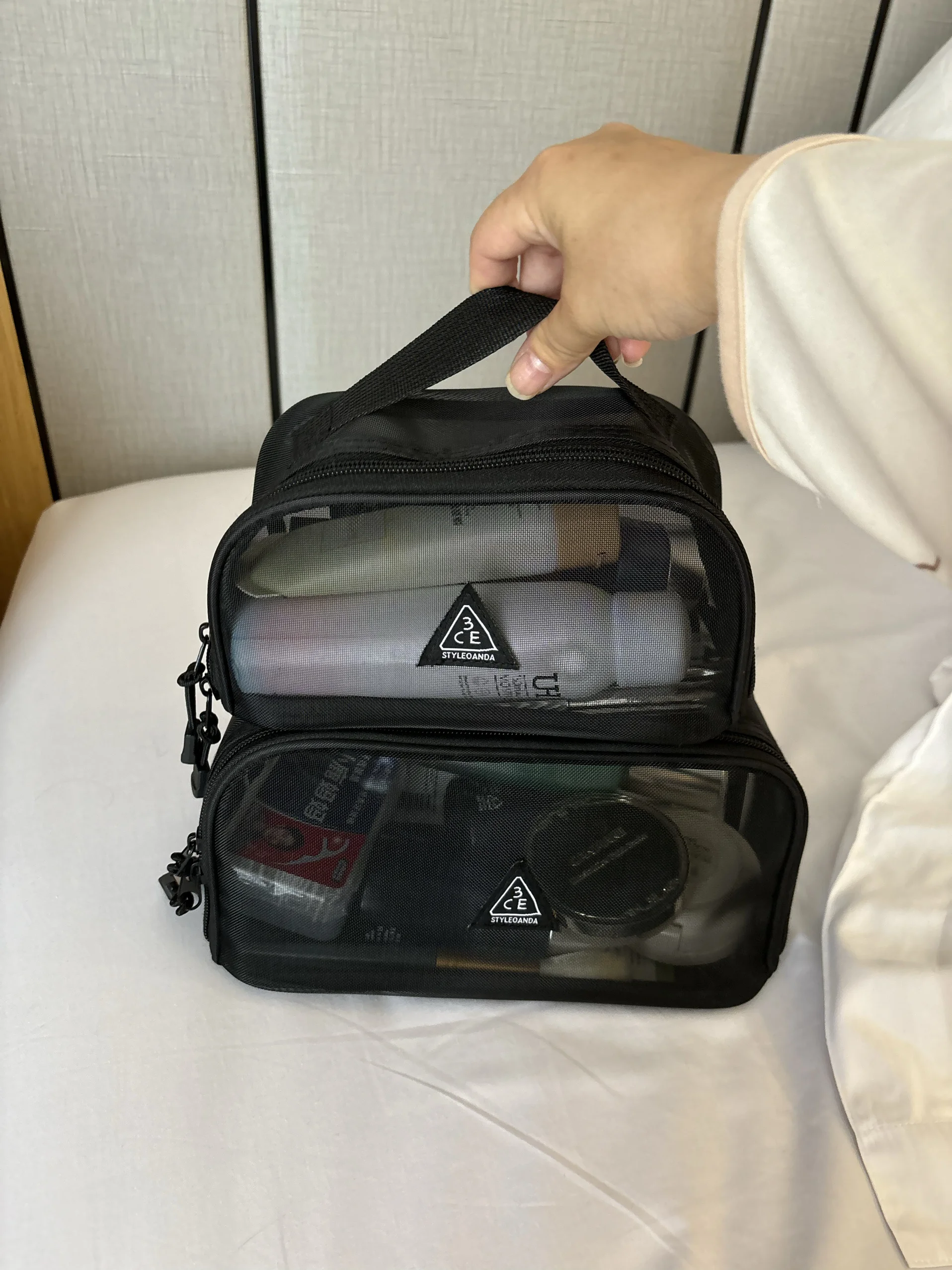 Новая портативная косметичка-органайзер 2025 года с большой вместимостью, сетчатая сумка для хранения, удобная дорожная сумка для использования на улице, прямоугольная форма
Новая портативная косметичка-органайзер 2025 года с большой вместимостью, сетчатая сумка для хранения, удобная дорожная сумка для использования на улице, прямоугольная форма