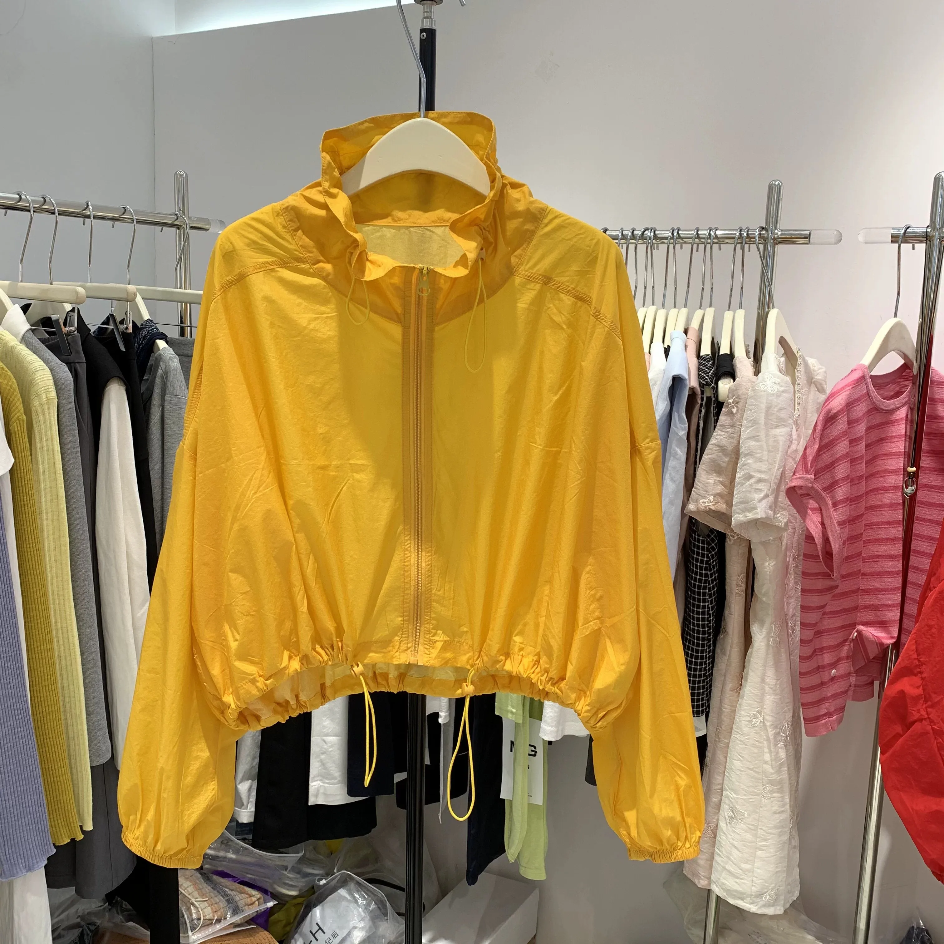 Summer 2026 Women's Casual Loose Short Zipper Jacket Stand Collar Thin Sun Protection Versatile Leisure Top Polyester Fabric
Summer 2026 Women's Casual Loose Short Zipper Jacket Stand Collar Thin Sun Protection Versatile Leisure Top Polyester Fabric