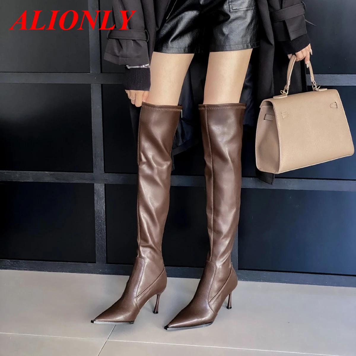 Alionly 2026 New Soft Leather Pointed Toe Women Knee High Boots Fashion Wedges Low Heels Ladies Shoes Long Booties
Alionly 2026 New Soft Leather Pointed Toe Women Knee High Boots Fashion Wedges Low Heels Ladies Shoes Long Booties