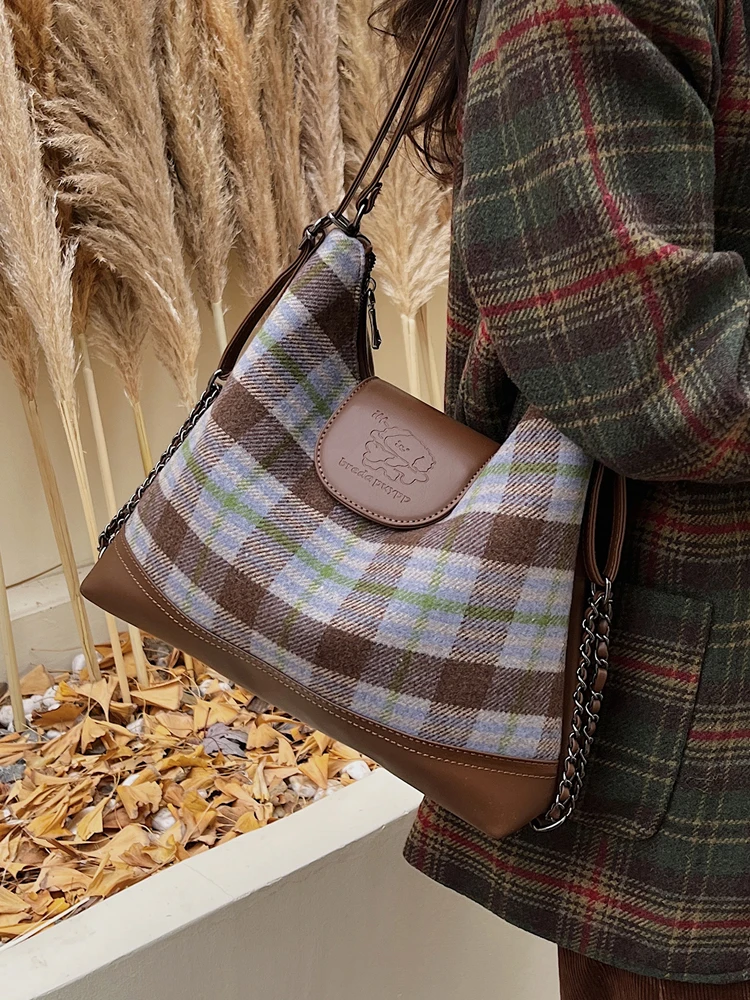 Casual Fashionable Large Capacity Retro Plaid Women's Backpack Shoulder Bag Commuter Crossbody Bag Winter New Arrival
Casual Fashionable Large Capacity Retro Plaid Women's Backpack Shoulder Bag Commuter Crossbody Bag Winter New Arrival