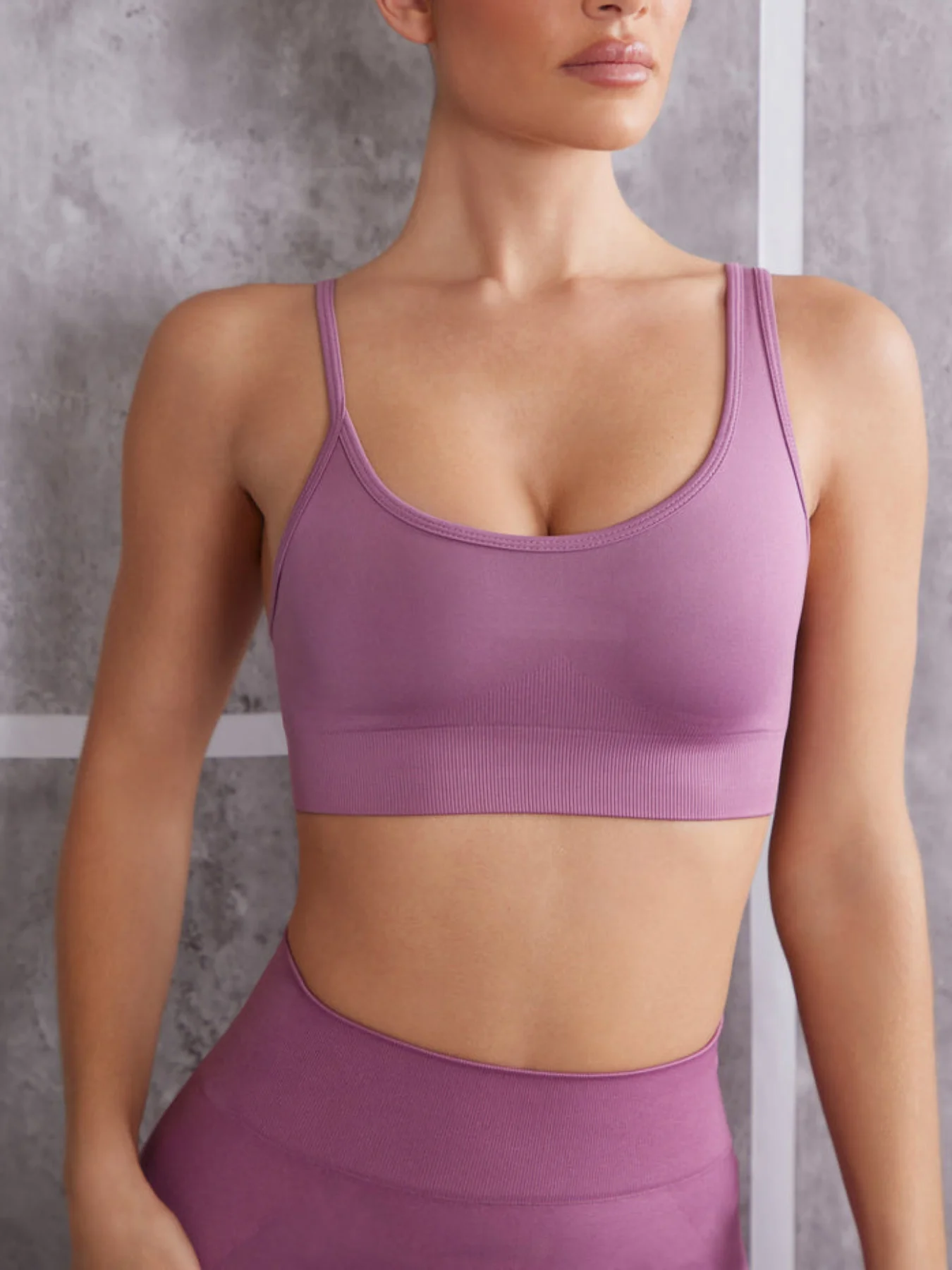 1 seamless yoga suit women's sports bra underwear fitness and body shaping versatile and good-looking
1 seamless yoga suit women's sports bra underwear fitness and body shaping versatile and good-looking