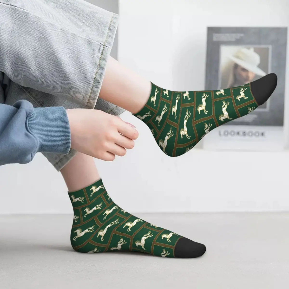 Banner Of Rohan Socks Harajuku High Quality Stockings All Season Socks Accessories for Man's Woman's Birthday Present
Banner Of Rohan Socks Harajuku High Quality Stockings All Season Socks Accessories for Man's Woman's Birthday Present