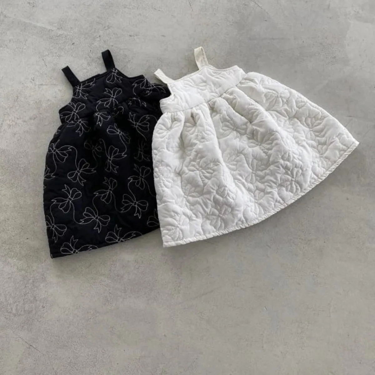 Новинка зимы 209, платье принцессы без рукавов для маленьких девочек, однотонное детское теплое платье для девочек, флисовый жилет для младенцев, одежда для малышей
Новинка зимы 209, платье принцессы без рукавов для маленьких девочек, однотонное детское теплое платье для девочек, флисовый жилет для младенцев, одежда для малышей