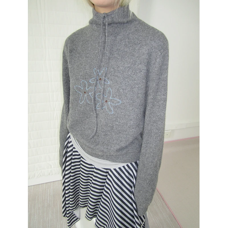 Korean Sle High Collar Embroidered Knitwear Loose Long Sve Base irt Comfortable Soft Fabric Commute Friendly Faion
Korean Sle High Collar Embroidered Knitwear Loose Long Sve Base irt Comfortable Soft Fabric Commute Friendly Faion