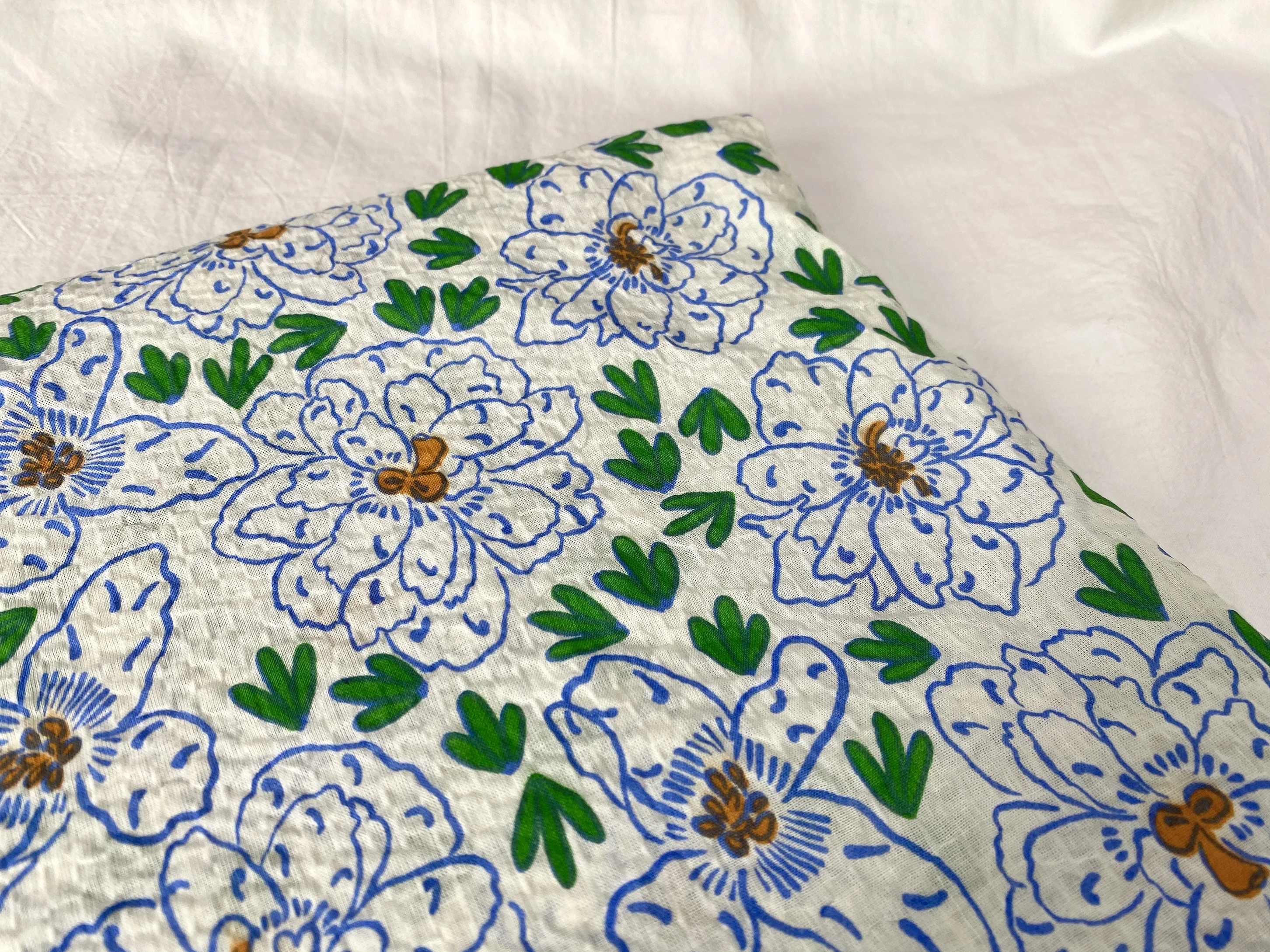 Spring and Summer Korean Ins Style Floral Salt Shrink Printed Cotton Fabric Handmade DIY Shirt Dress Fabric
Spring and Summer Korean Ins Style Floral Salt Shrink Printed Cotton Fabric Handmade DIY Shirt Dress Fabric