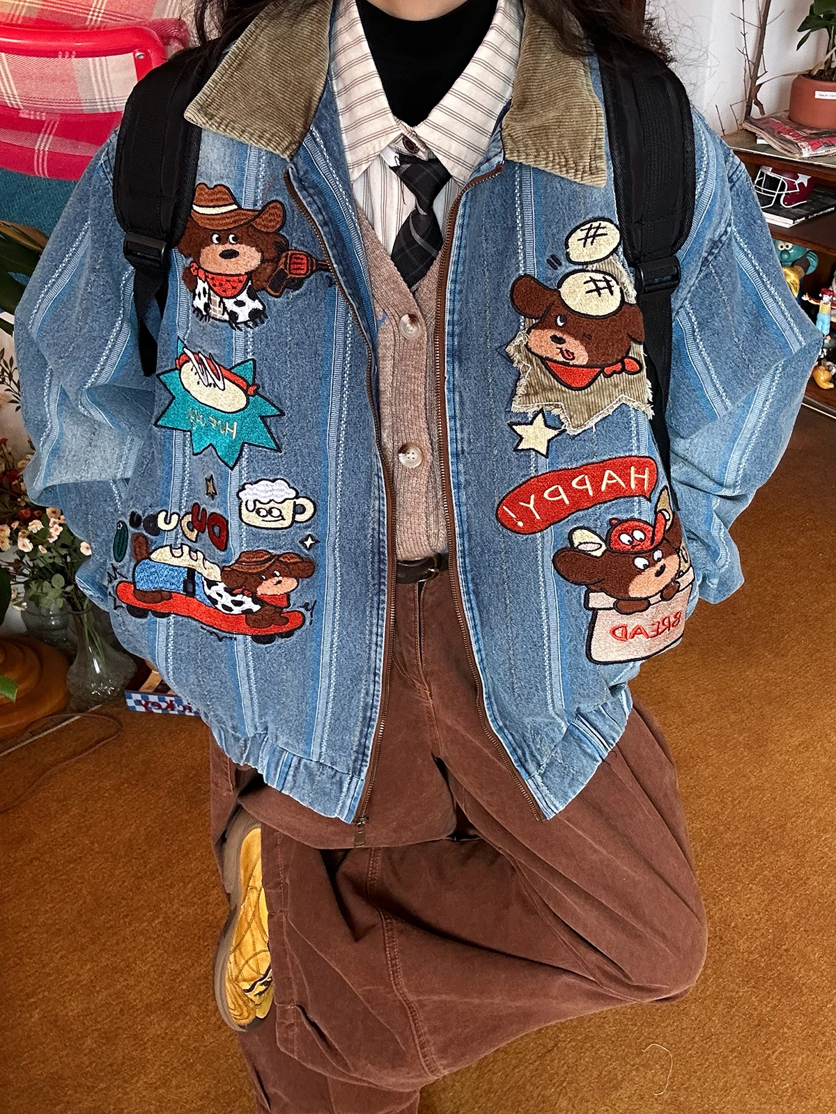 Ретро-куртка из денима с вышивкой в американском мультяшном стиле, свободный крой, весенняя, женская, уличная мода, с длинными рукавами, на молнии
Ретро-куртка из денима с вышивкой в американском мультяшном стиле, свободный крой, весенняя, женская, уличная мода, с длинными рукавами, на молнии