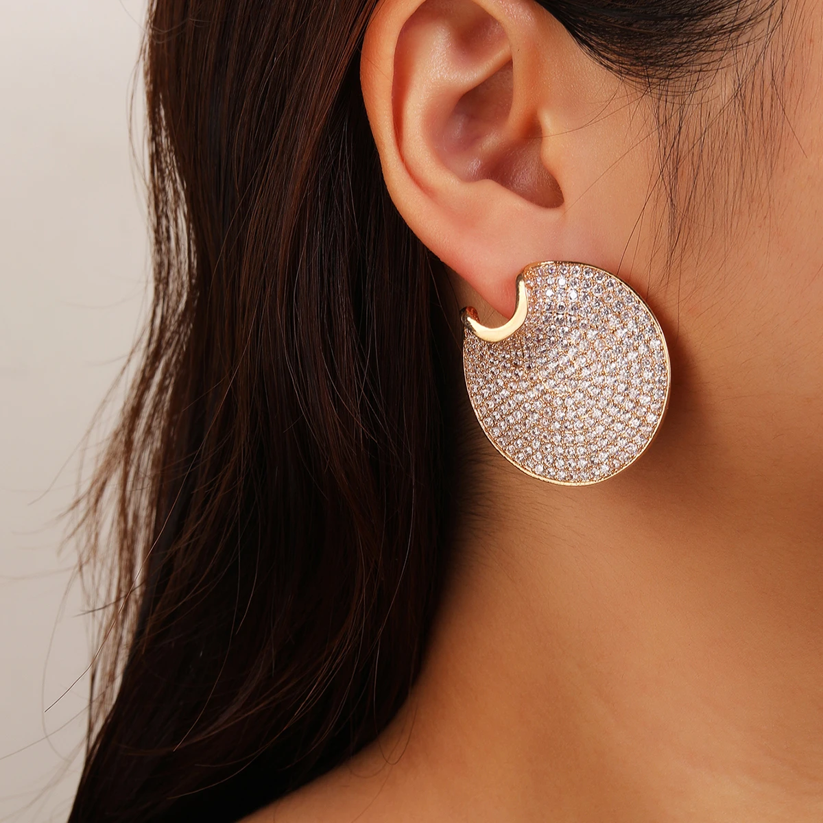 Модные серьги-гвоздики с кубическим цирконием, гламурные женские серьги, аксессуары для ужинного платья CE12362
Модные серьги-гвоздики с кубическим цирконием, гламурные женские серьги, аксессуары для ужинного платья CE12362