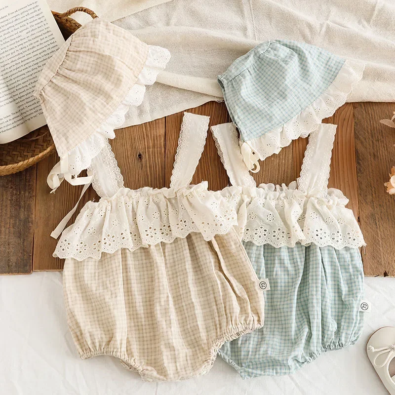 2025 New Summer Infant Baby Girls Bodysuits+Hat Sleeveless Cotton Lace Splicing Toddler Baby Jumpsuit 0-24M Children Clothes
2025 New Summer Infant Baby Girls Bodysuits+Hat Sleeveless Cotton Lace Splicing Toddler Baby Jumpsuit 0-24M Children Clothes