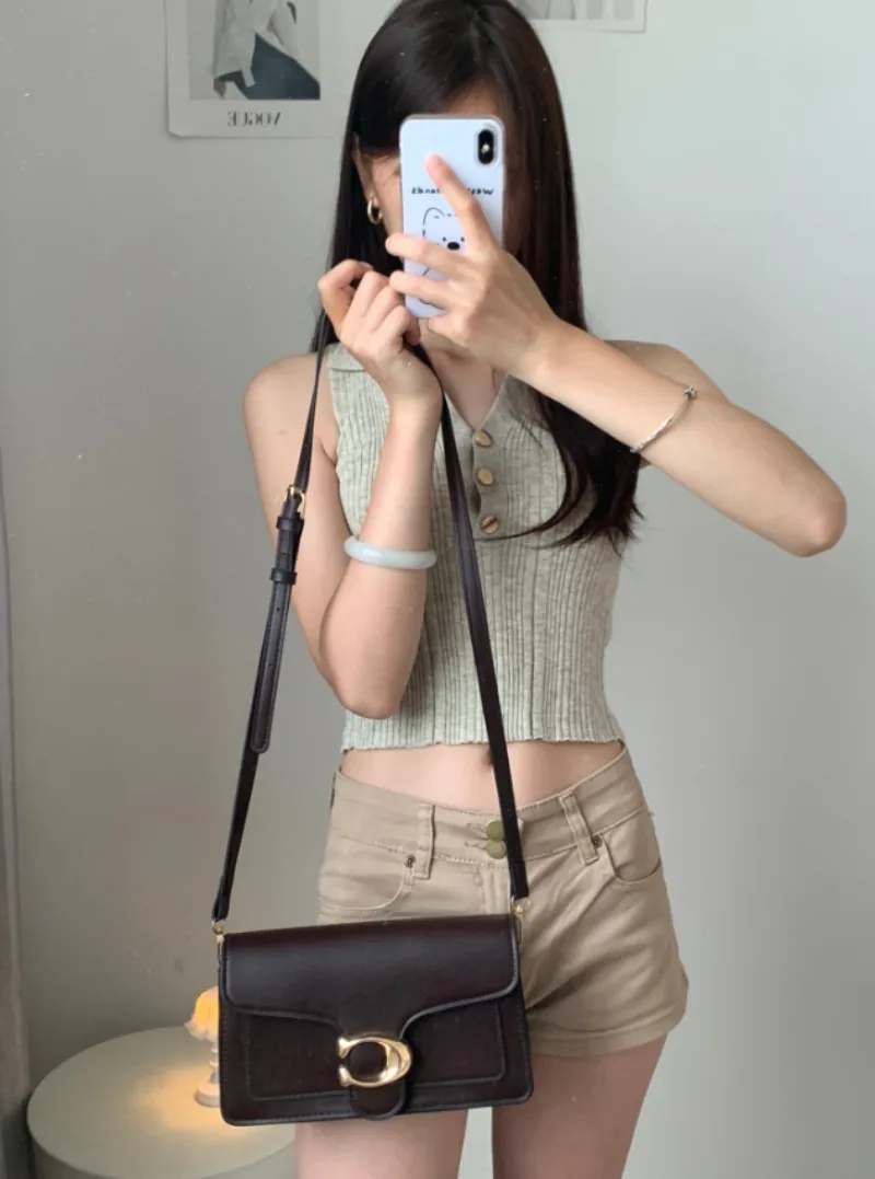 New Cloud-Puff Shoulder Bag Women Multi-Wear Crossbody/Handheld Purse Tactile Silhouette Luxury Vegan Leather Day-to-Night
New Cloud-Puff Shoulder Bag Women Multi-Wear Crossbody/Handheld Purse Tactile Silhouette Luxury Vegan Leather Day-to-Night