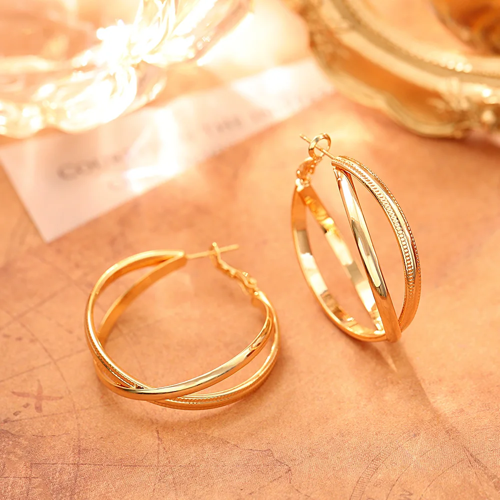Simple retro niche design earrings, high-end fashionable temperament, versatile earrings, high-end cold style earrings
Simple retro niche design earrings, high-end fashionable temperament, versatile earrings, high-end cold style earrings