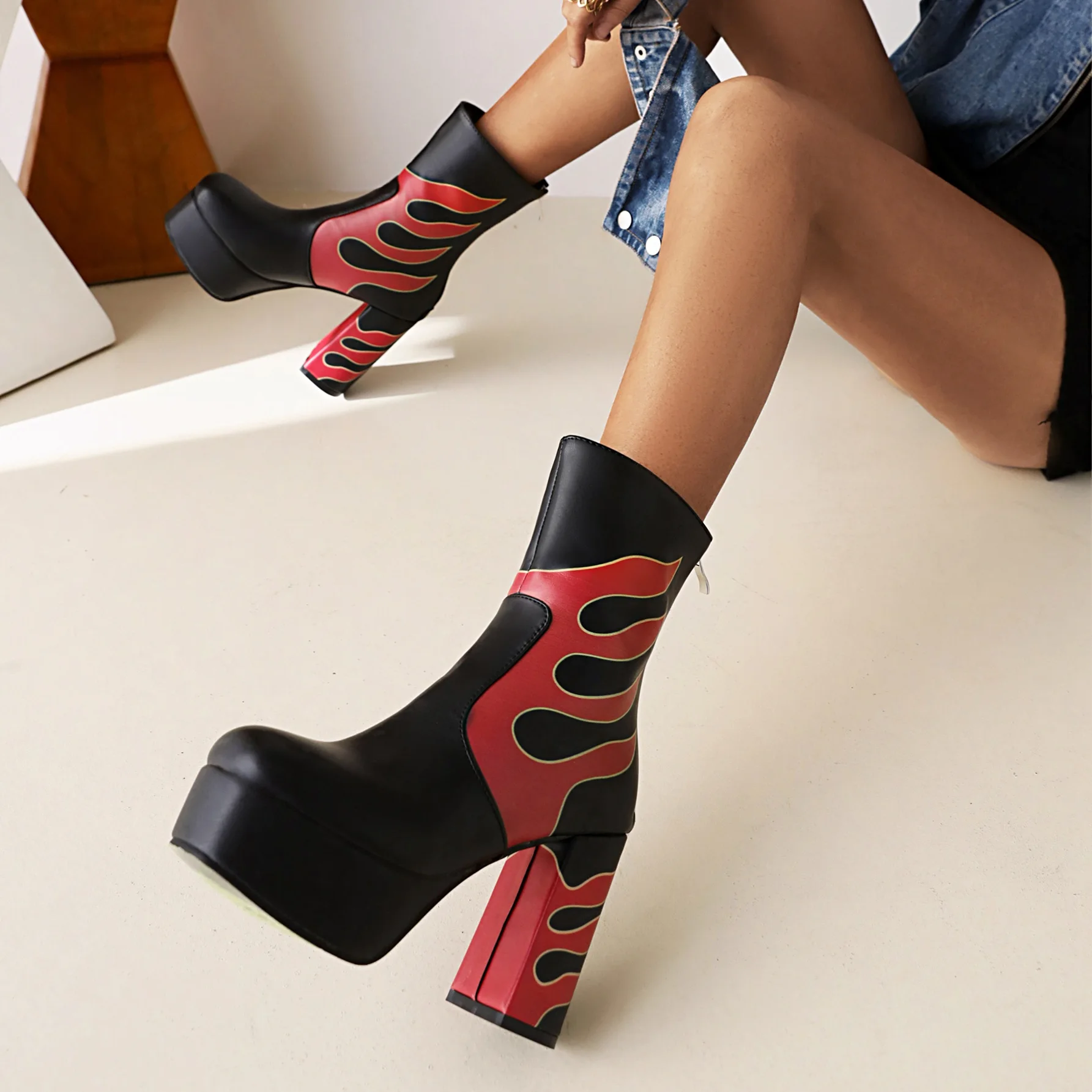RIBETRINI Brand Candyfloss Love Knee High Platform Boots Chunky High Heels Party Dress Trendy Heart Print Autumn Shoes Woman
RIBETRINI Brand Candyfloss Love Knee High Platform Boots Chunky High Heels Party Dress Trendy Heart Print Autumn Shoes Woman