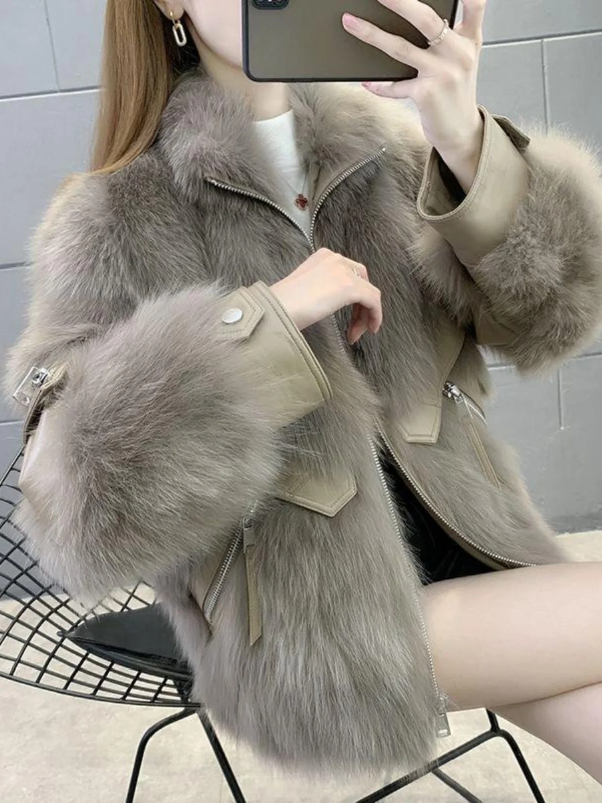 Faionable 2026 Women's ort Fur Jaet Synthetic Leather Warm Slimming Korean Sle Casual Wear Everyday Balmuda
Faionable 2026 Women's ort Fur Jaet Synthetic Leather Warm Slimming Korean Sle Casual Wear Everyday Balmuda