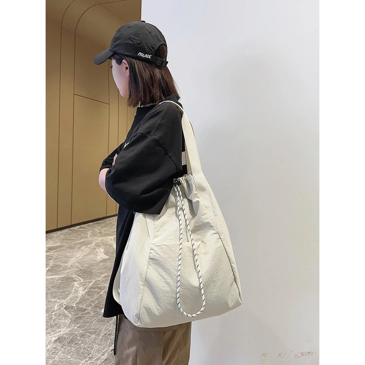 ex Lightweight Multi-purpose Badminton Bag Large Capaci Sports Bag oulder Dstring Buet Bag for Men And Women
ex Lightweight Multi-purpose Badminton Bag Large Capaci Sports Bag oulder Dstring Buet Bag for Men And Women