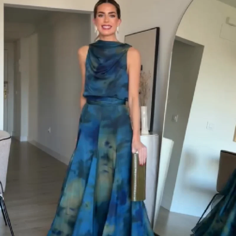 Women's Elegant Blue Watercolor Print Maxi Dress Sleeveless Cowl Neck Satin Formal Evening Gown A-line Floor Length Party Dress
Women's Elegant Blue Watercolor Print Maxi Dress Sleeveless Cowl Neck Satin Formal Evening Gown A-line Floor Length Party Dress