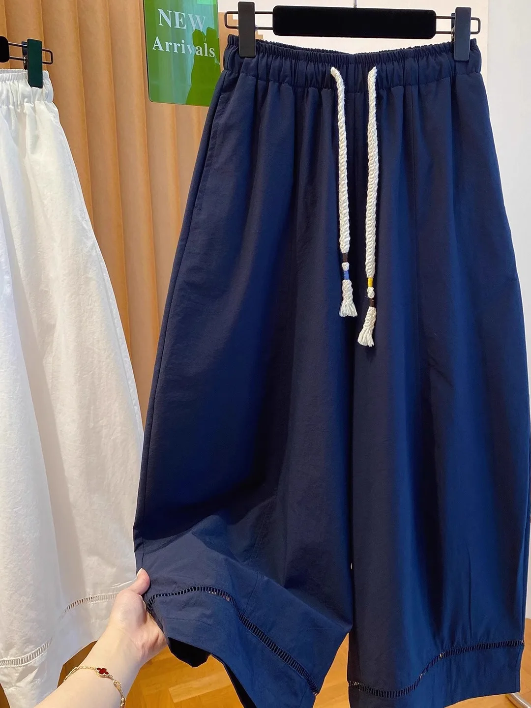 Large Size Casual Pants Men Women Hollow out Cool Feeling Nine Points Straight Leg Elastic Waist Versatile Summer Leisure Tro...
Large Size Casual Pants Men Women Hollow out Cool Feeling Nine Points Straight Leg Elastic Waist Versatile Summer Leisure Tro...