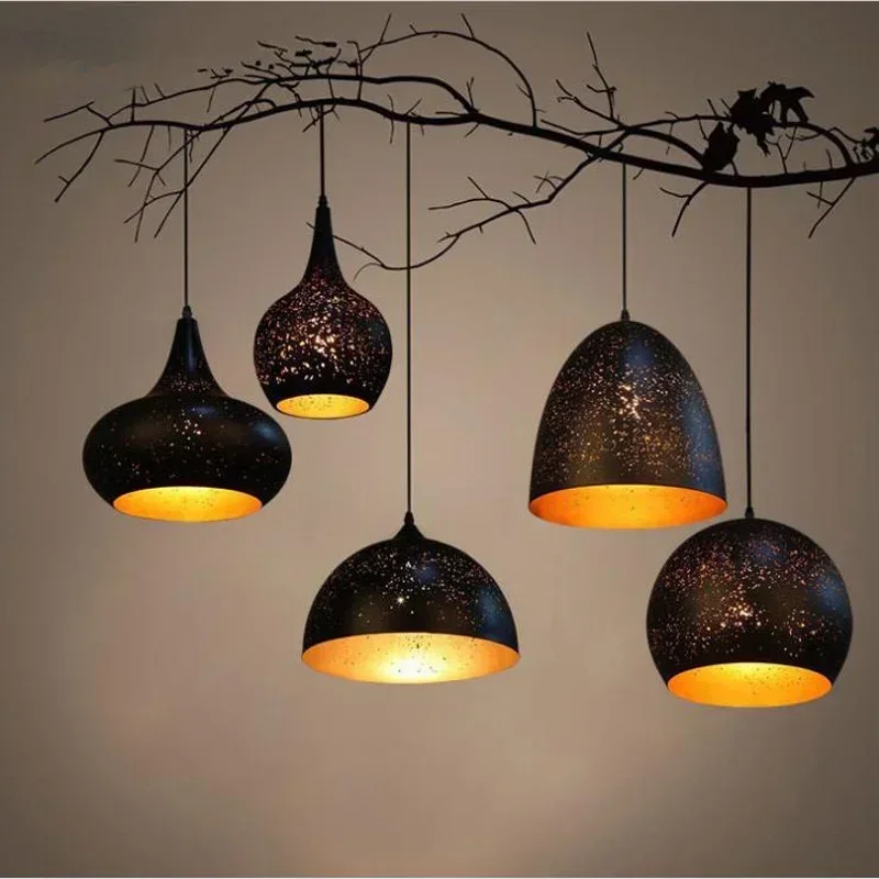 Vintage Pendant Lamp Black Iron Etching Lampshade Bar/Teahouse/Restaurant Indoor Lighting American Creative E27 Pendant Lights
Vintage Pendant Lamp Black Iron Etching Lampshade Bar/Teahouse/Restaurant Indoor Lighting American Creative E27 Pendant Lights