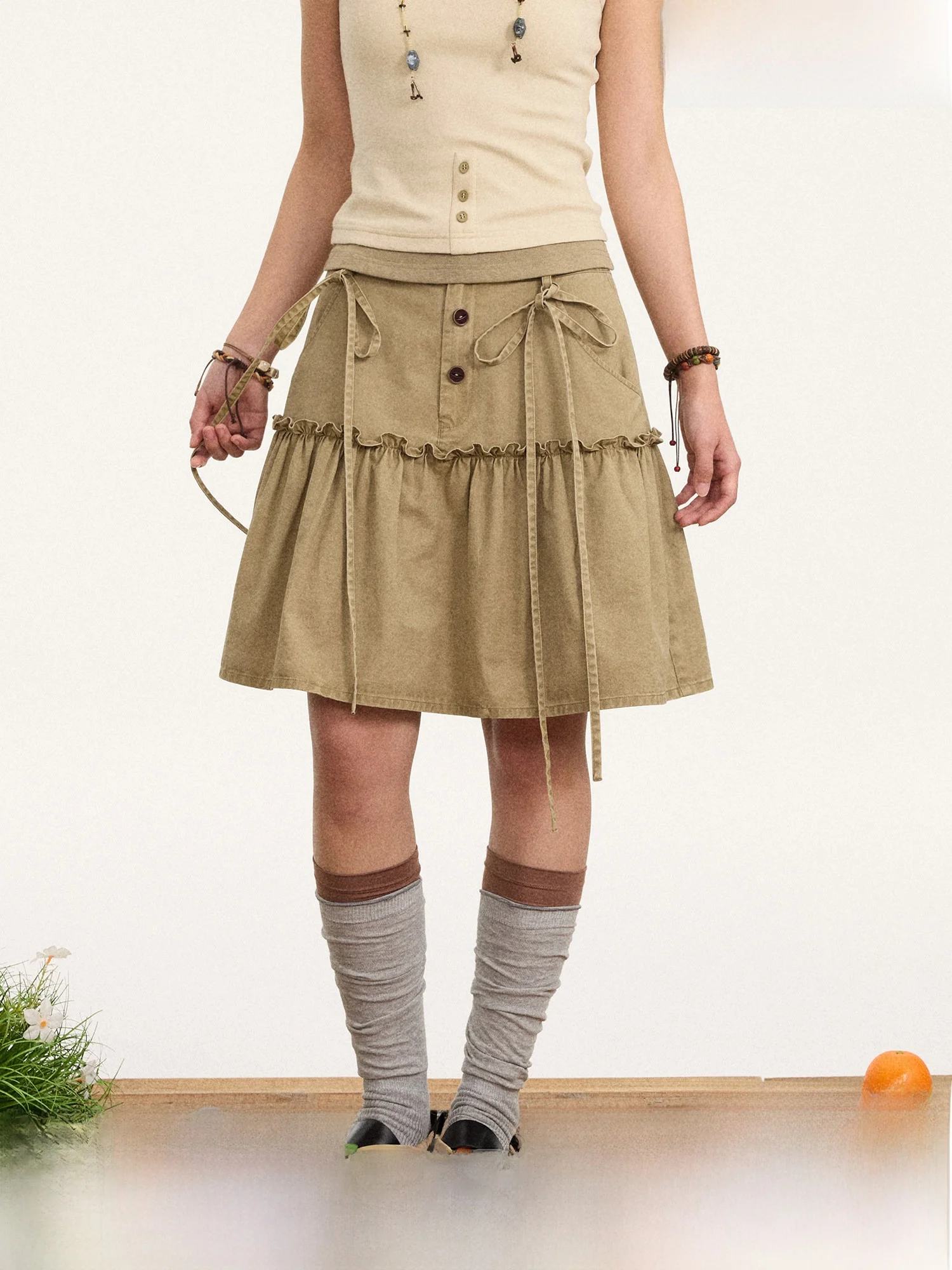 Винтажная юбка А-силуэта Waed с поясом и деревянными элементами, повседневная хлопковая короткая юбка для женщин, летний сезон
Винтажная юбка А-силуэта Waed с поясом и деревянными элементами, повседневная хлопковая короткая юбка для женщин, летний сезон