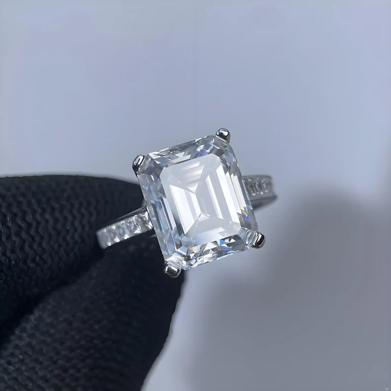 S925 Серебро с родиевым покрытием, 8 карат, цвет D, 10x12 мм, изумрудная огранка, муассанит, обручальное кольцо для женщин, изысканные ювелирные изделия
S925 Серебро с родиевым покрытием, 8 карат, цвет D, 10x12 мм, изумрудная огранка, муассанит, обручальное кольцо для женщин, изысканные ювелирные изделия