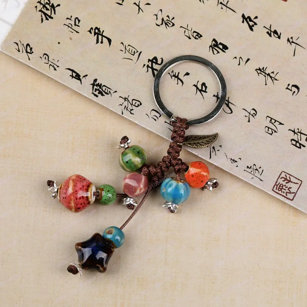Плетеный кулон в этническом стиле: керамический брелок для ключей в стиле ночного рынка, ручной работы, оригинальный и игривый.
Плетеный кулон в этническом стиле: керамический брелок для ключей в стиле ночного рынка, ручной работы, оригинальный и игривый.