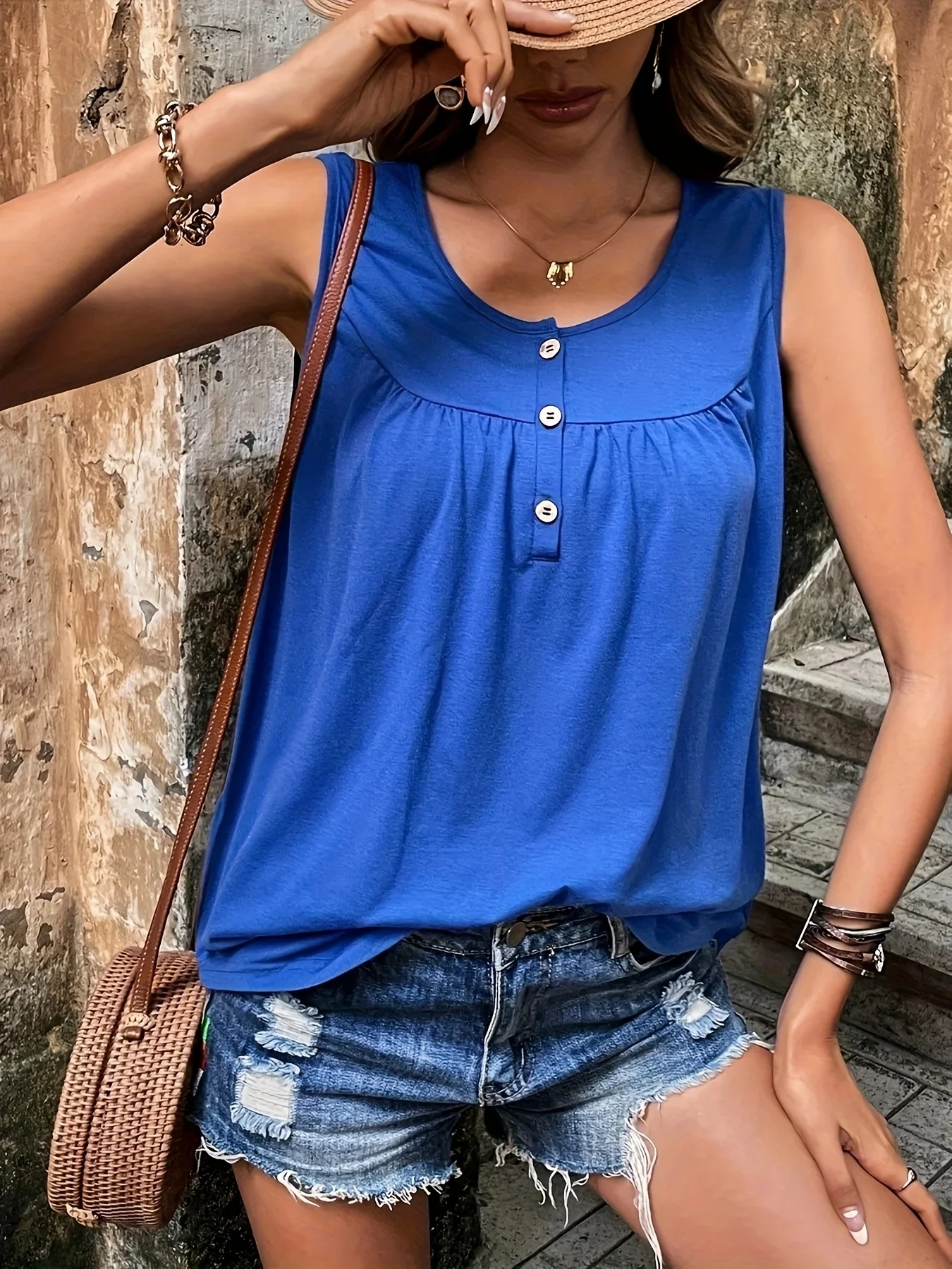 Женская летняя однотонная винтажная уличная одежда больших размеров, свободная майка без рукавов на пуговицах спереди
Женская летняя однотонная винтажная уличная одежда больших размеров, свободная майка без рукавов на пуговицах спереди