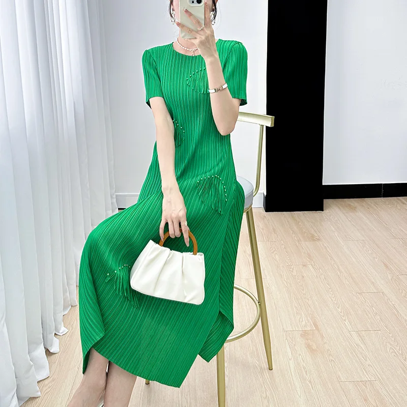 Miyake Style Pleated Dress for Women 2024 Summer Short-sleeved O Neck Solid Color Fashionable Beaded Elegant Mid-length Skirt
Miyake Style Pleated Dress for Women 2024 Summer Short-sleeved O Neck Solid Color Fashionable Beaded Elegant Mid-length Skirt