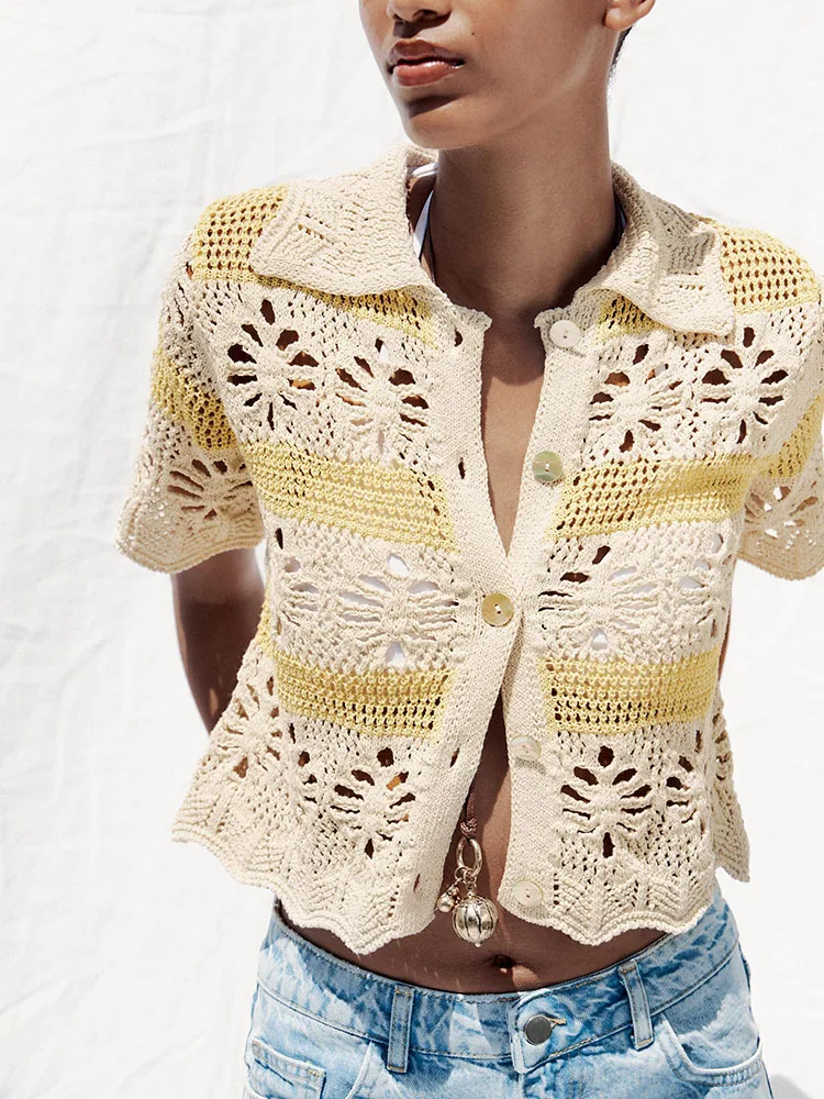 New Summer Women's Knitted Floral Embroidery Svel Stand Collar Top Faionable Versatile Breathable ort Sve Sweater
New Summer Women's Knitted Floral Embroidery Svel Stand Collar Top Faionable Versatile Breathable ort Sve Sweater