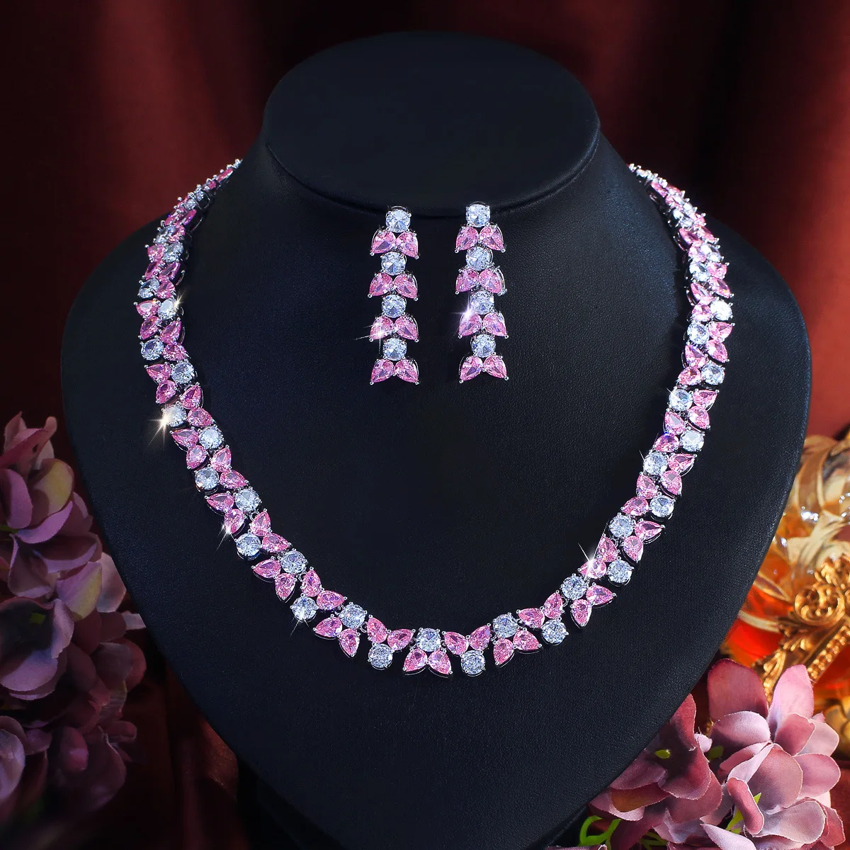 Bridal Sparkling Cubic Zirconia Choker Necklace Matching Earrings Formal Occasion Jewelry Set Wedding Party Fashion Accessories
Bridal Sparkling Cubic Zirconia Choker Necklace Matching Earrings Formal Occasion Jewelry Set Wedding Party Fashion Accessories