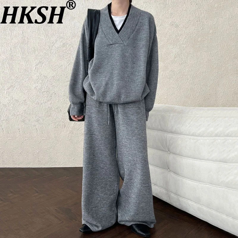 HKSH 2025 Осенний новый женский комплект из двух предметов с v-образным вырезом и цветными блоками, вязаный свитер с эластичной резинкой на талии, повседневные широкие брюки, элегантный HK13257 
HKSH 2025 Осенний новый женский комплект из двух предметов с v-образным вырезом и цветными блоками, вязаный свитер с эластичной резинкой на талии, повседневные широкие брюки, элегантный HK13257