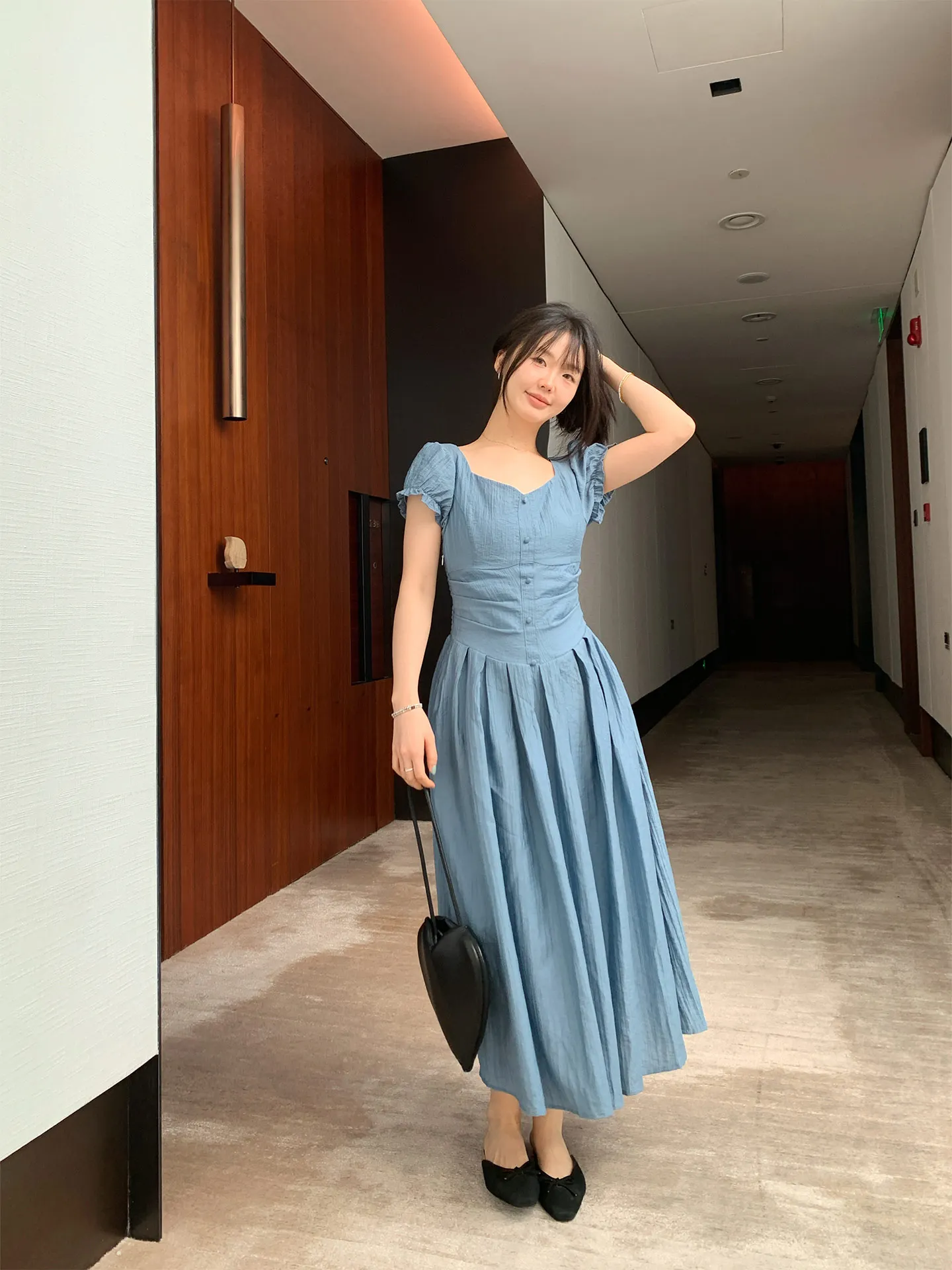 Elegant Vintage Short Sleeve Slimming Dress Waist-Cinching Long Dress Summer French Style Women's Fashion Casual Side Zipper
Elegant Vintage Short Sleeve Slimming Dress Waist-Cinching Long Dress Summer French Style Women's Fashion Casual Side Zipper
