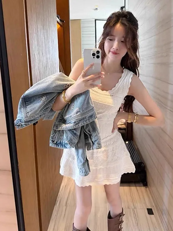 White Hollow out Sleeveless Vest Dress Women's High Waist A-Line Skirt Style Commute Korean Version Short Dress Length
White Hollow out Sleeveless Vest Dress Women's High Waist A-Line Skirt Style Commute Korean Version Short Dress Length